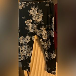 Black Floral Fitted Leggings